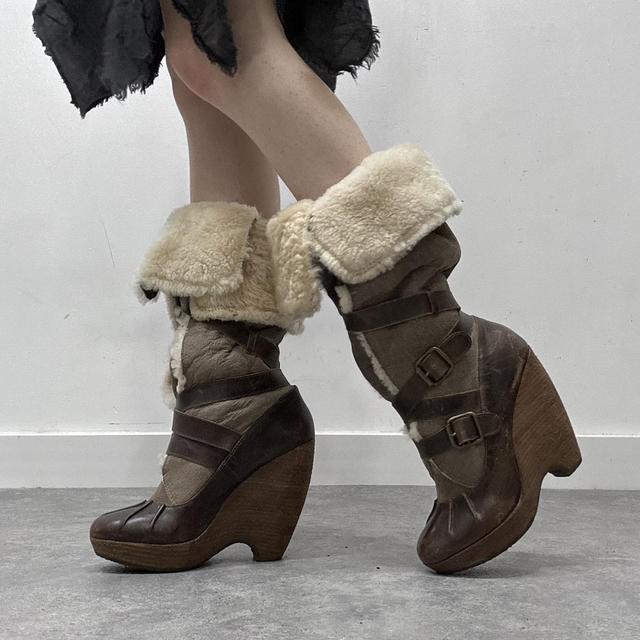 Sheepskin buckle chunky heel boots