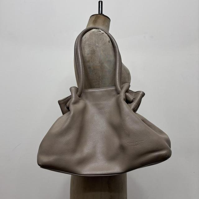 Chunky oversized tan leather shoulder bag