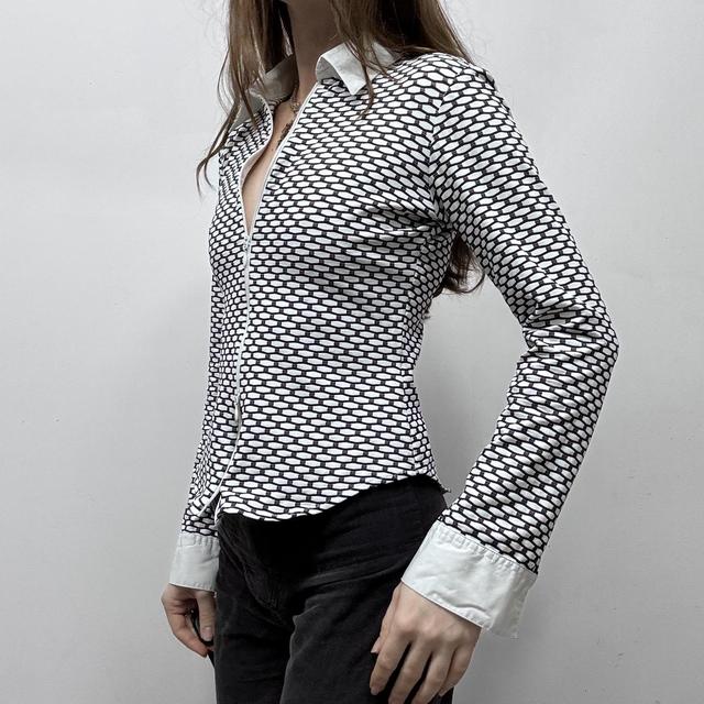 Patterned white flared zip shirt