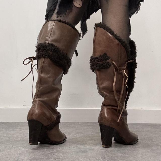 Brown leather sheepskin boots