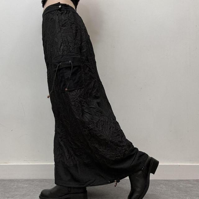 Black crinkle maxi skirt