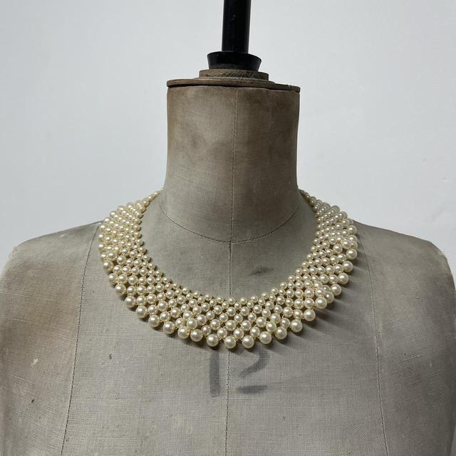 Pearl collar beaded necklace