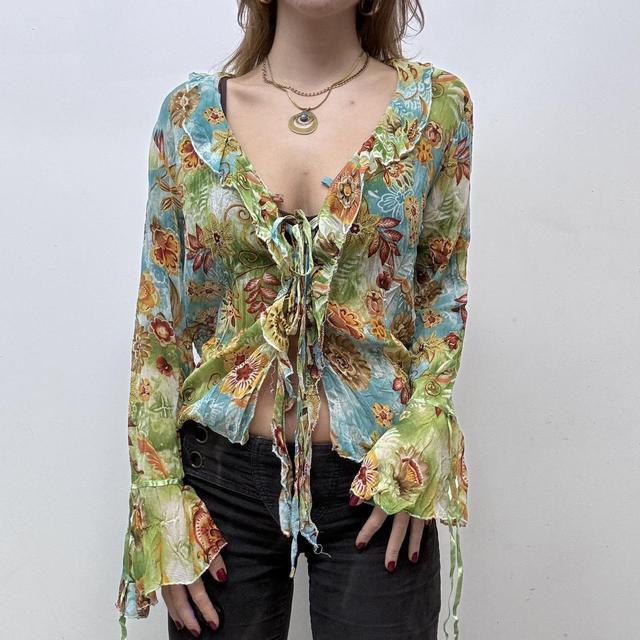 Floral fairy patterned flared lace shirt