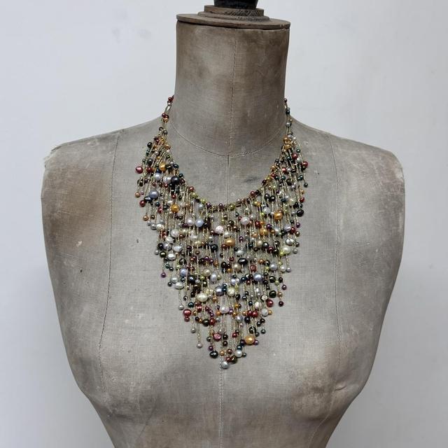 Drape pearl necklace collar