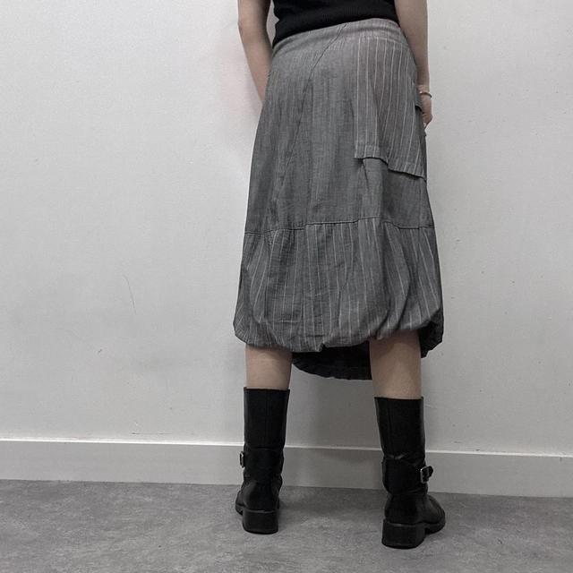 Grey puff balloon pinstripe skirt
