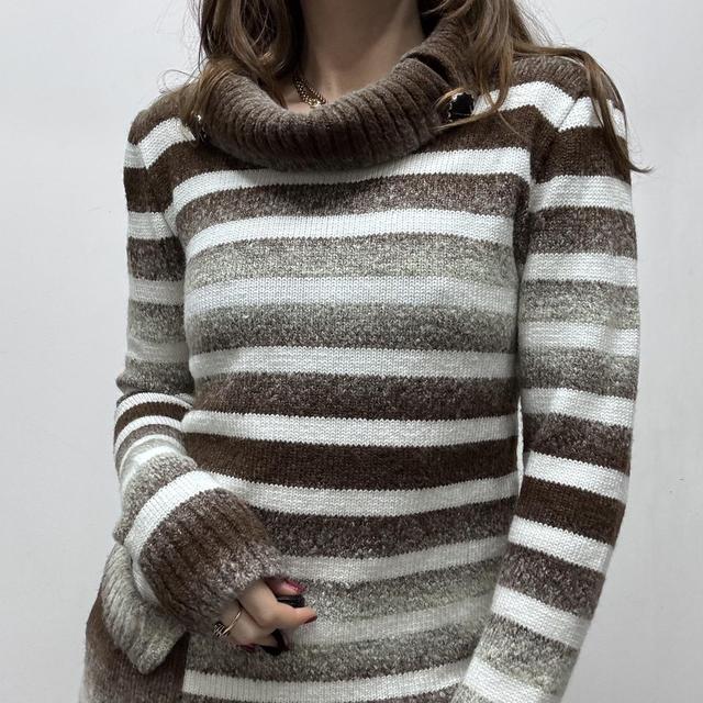 White and brown flared knit jumper