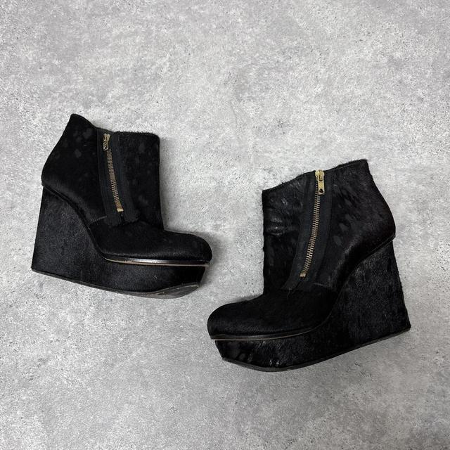 Black Diesel hoof heels