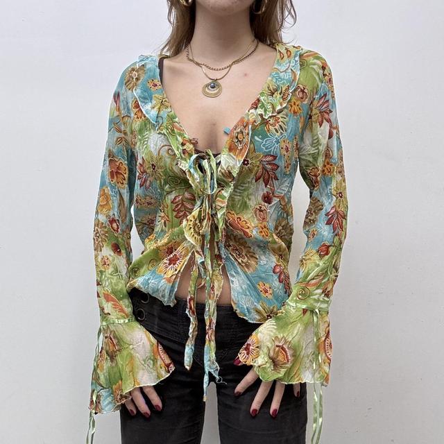 Floral fairy patterned flared lace shirt