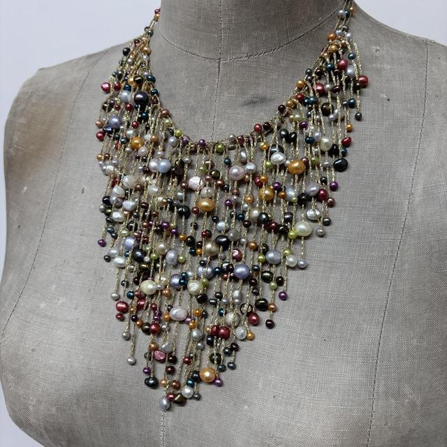 Drape pearl necklace collar