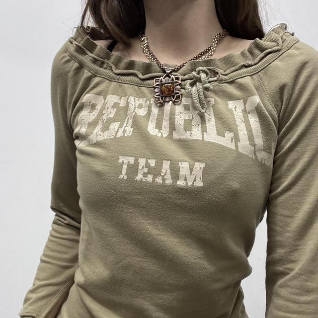 Khaki wide neck graphic tshirt