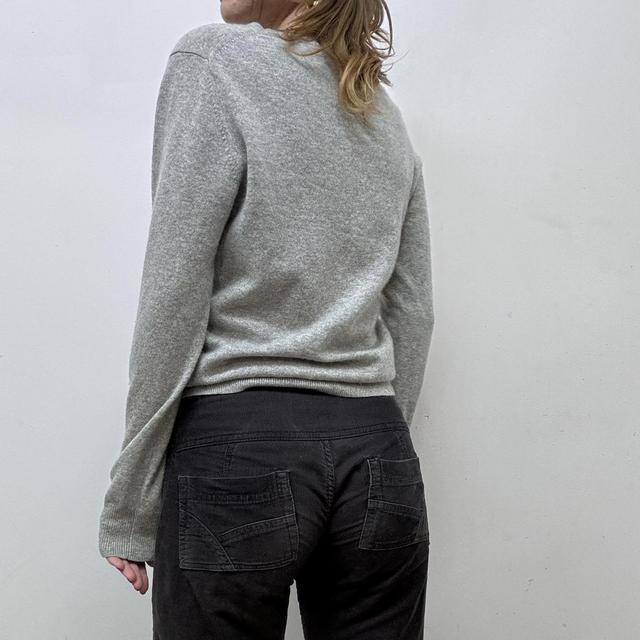 Grey cashmere knitted jumper
