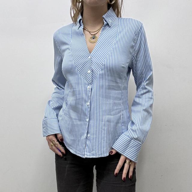 Blue pinstripe fitted officecore shirt