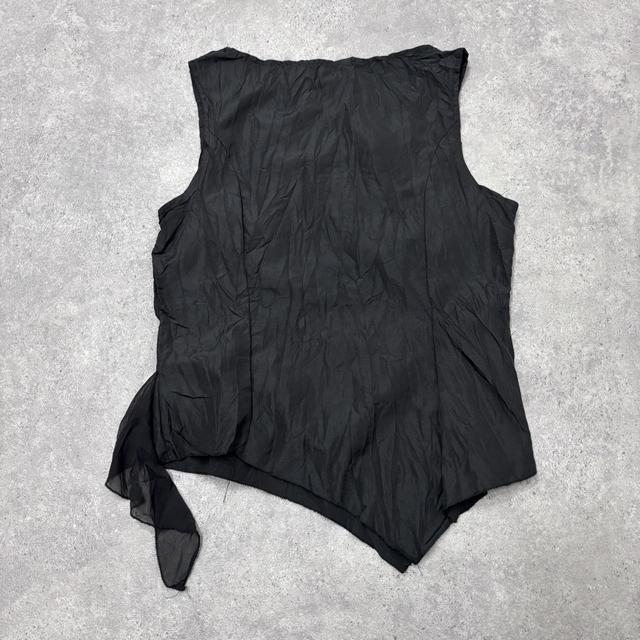 Black crinkle layered flared vest