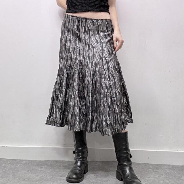 Flared crinkle printed grunge skirt