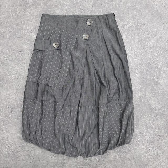 Grey puff balloon pinstripe skirt