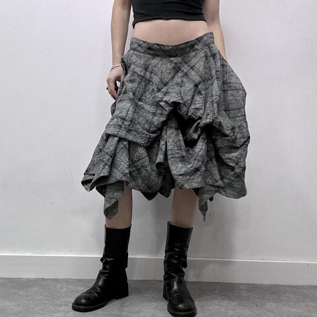 Checked puff draped skirt