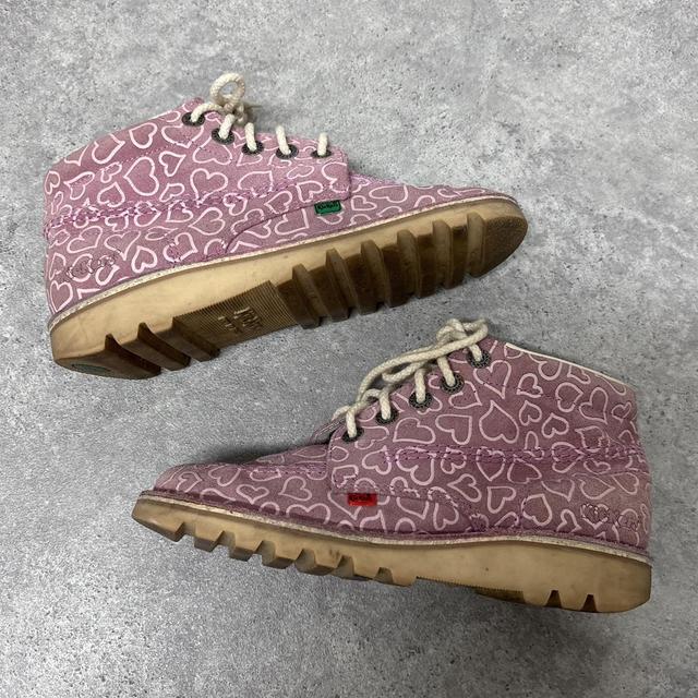 Pink love heart kickers