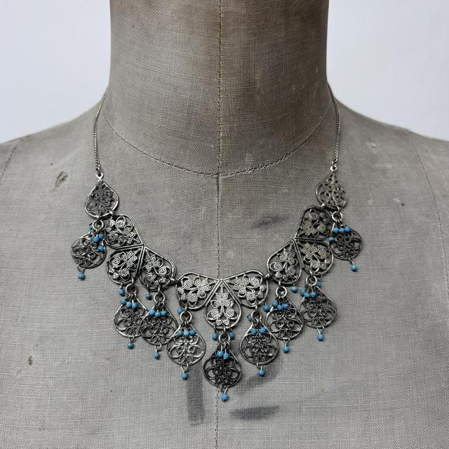 Silver boho wire flower necklace