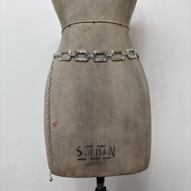 Silver chunky chain belt