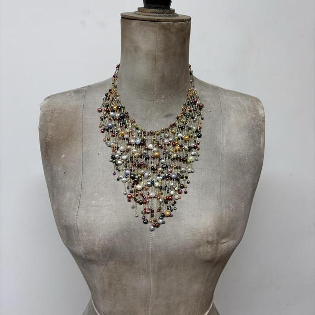 Drape pearl necklace collar
