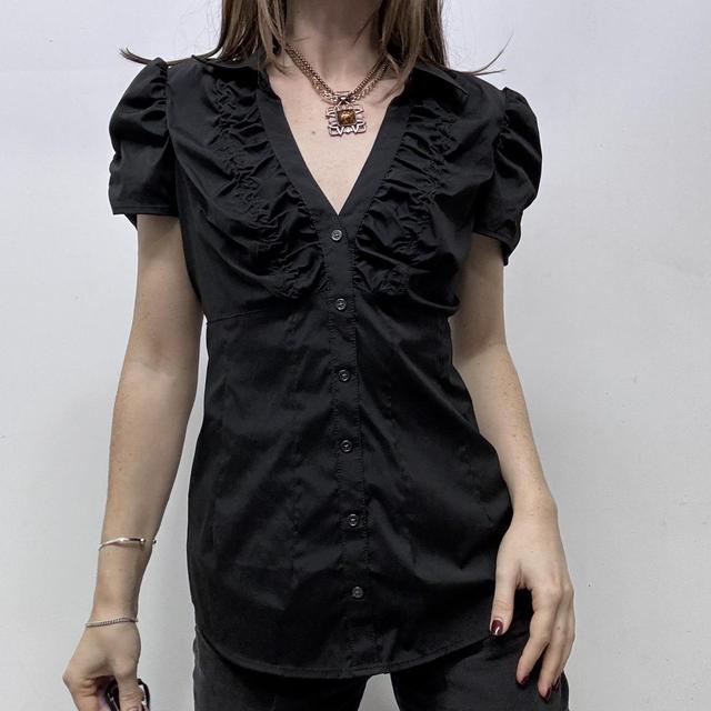Gathered cinched black puff shirt