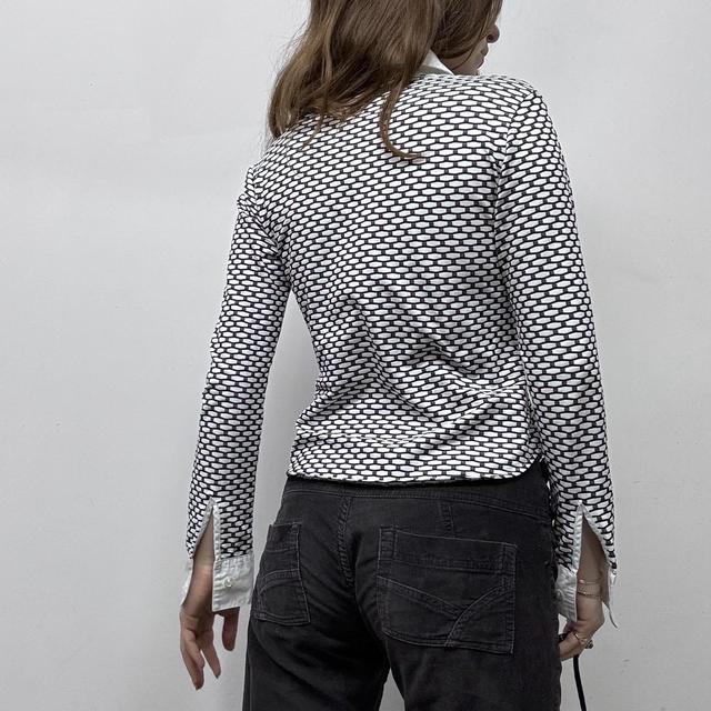 Patterned white flared zip shirt