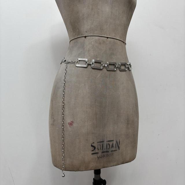 Silver chunky chain belt