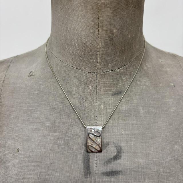 Silver mother of pearl necklace