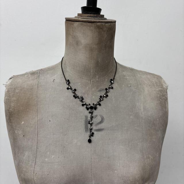 Black and silver tone gem necklace