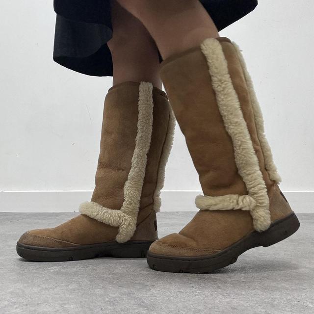 Vintage tan suede fur shearling boots