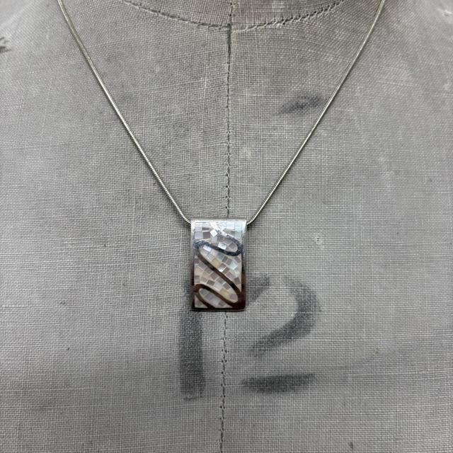Silver mother of pearl necklace