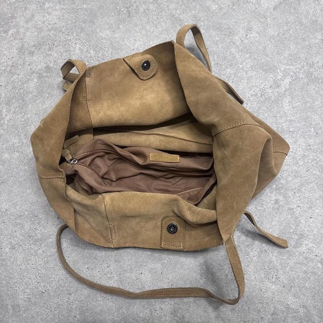 Tan leather slouchy shoulder bag