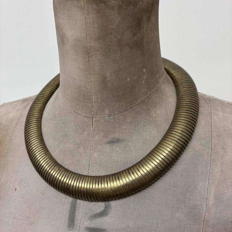 gold chunky collar necklace