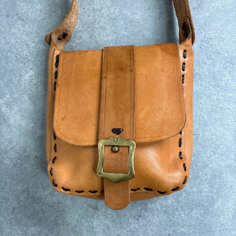 Tan cargo buckle western shoulder bag