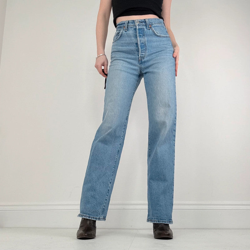 distressed wash stright leg levi's ribcage jeans