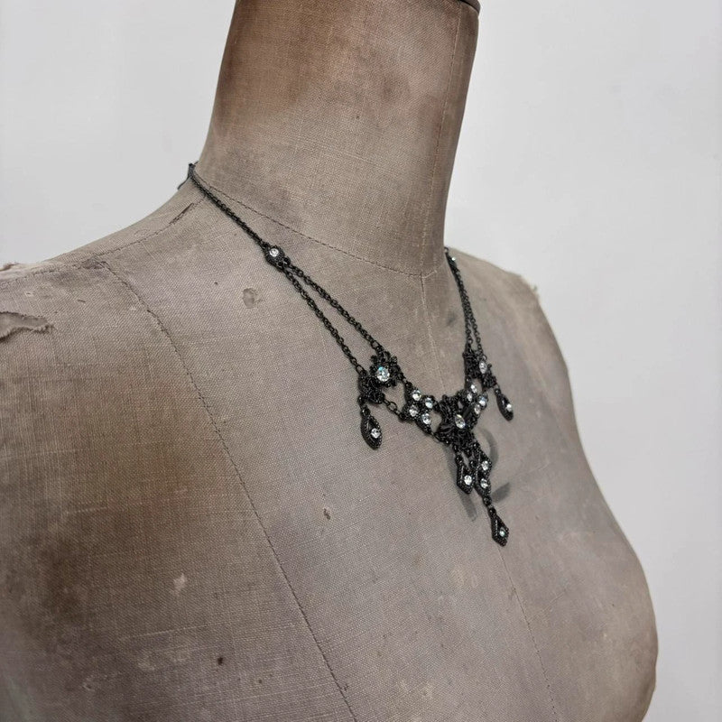 drape gothic grunge necklace