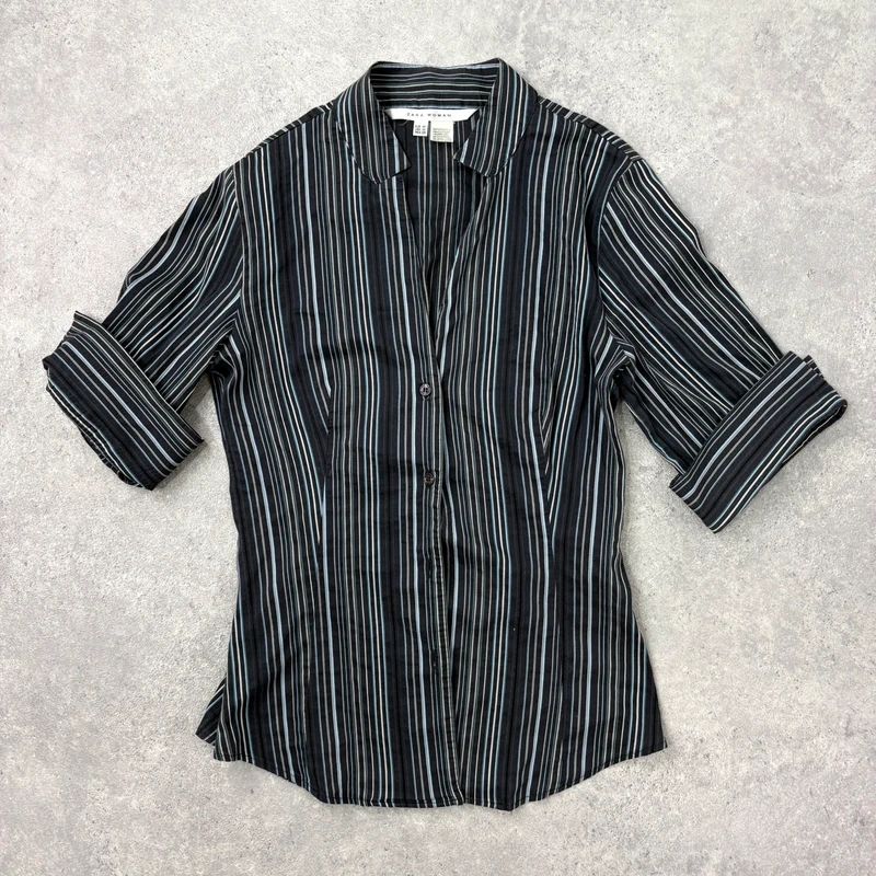 navy pinstripe fitted 3/4 length sleeve shirt
