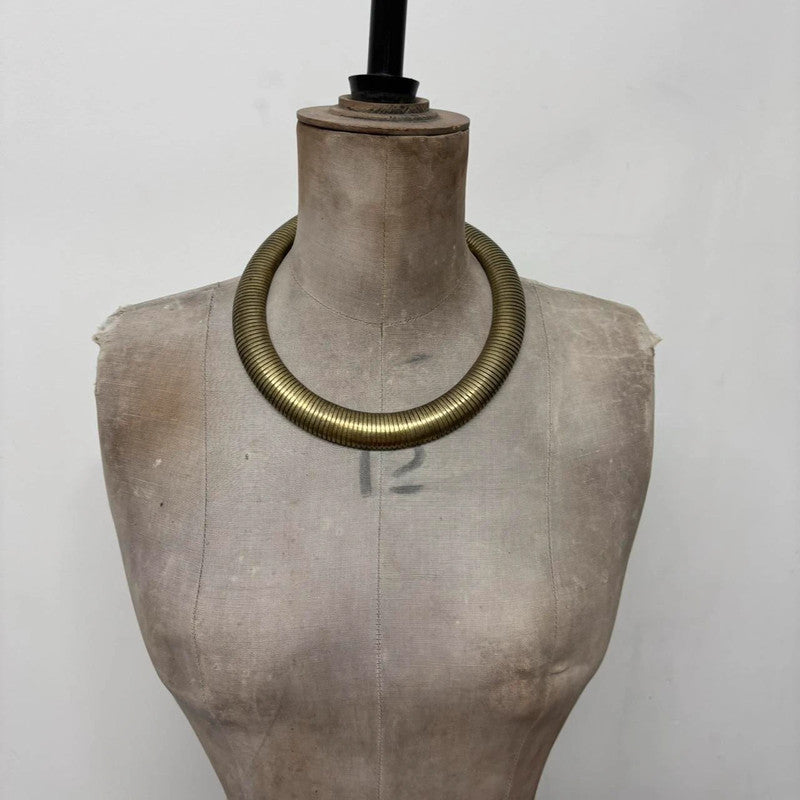 gold chunky collar necklace