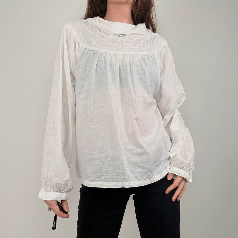 white cotton lace puff shirt