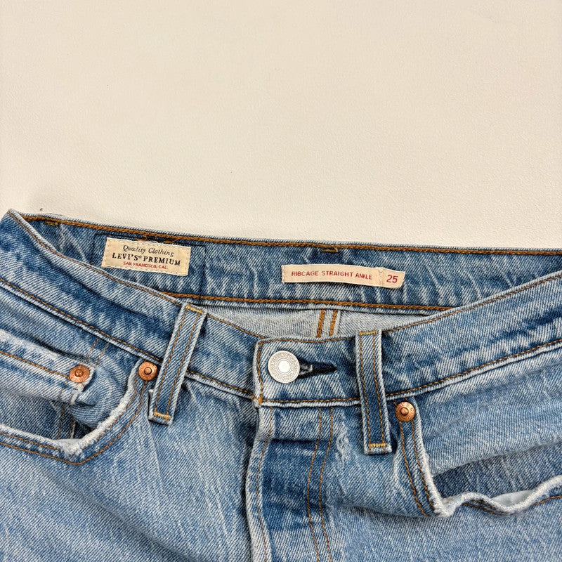 distressed wash stright leg levi's ribcage jeans