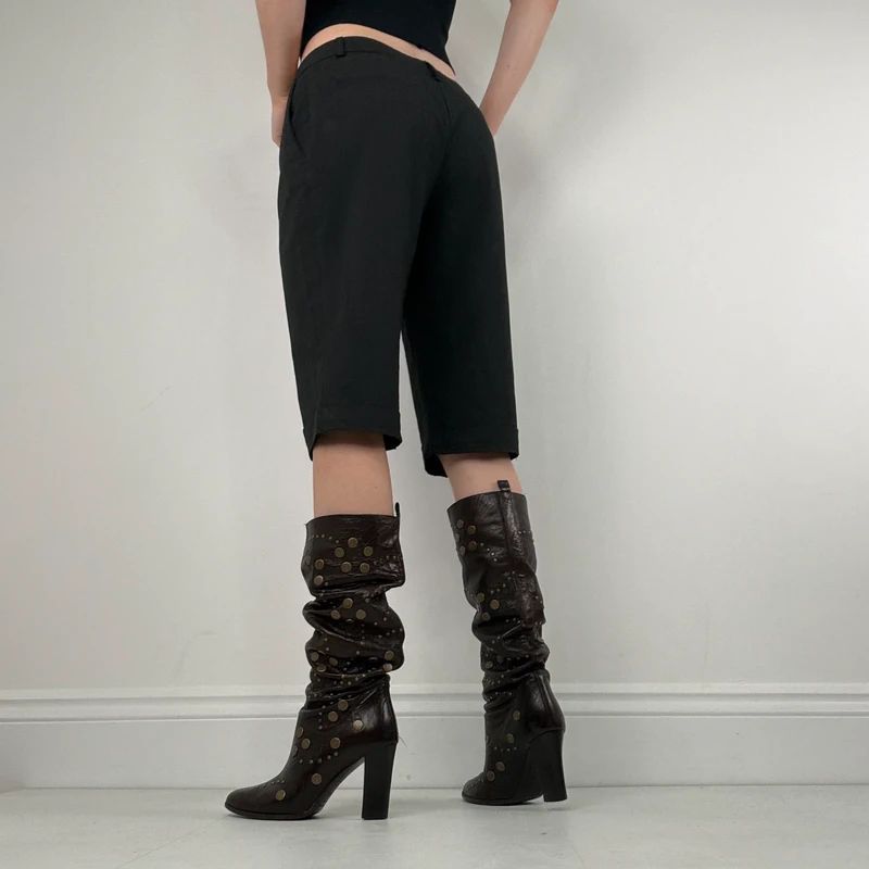 Black cropped capri pants