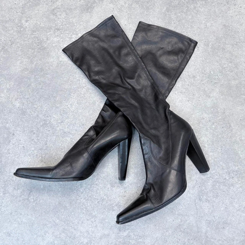 black pointed-toe plein sud leather boots
