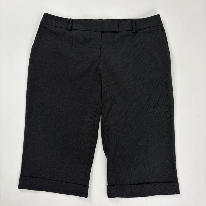 Black cropped capri pants