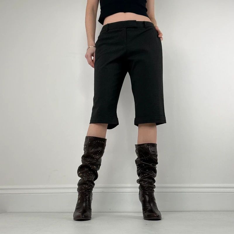 Black cropped capri pants