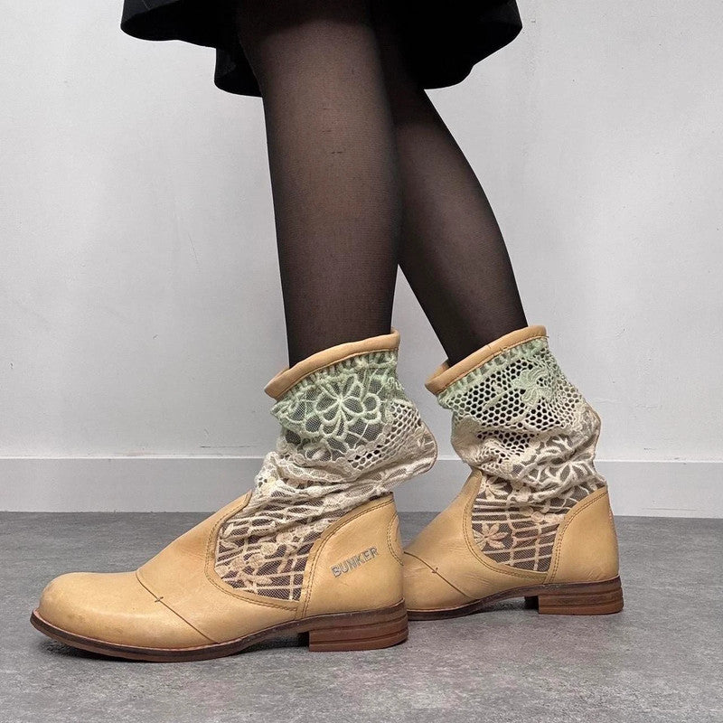 chuckly leather lace boots