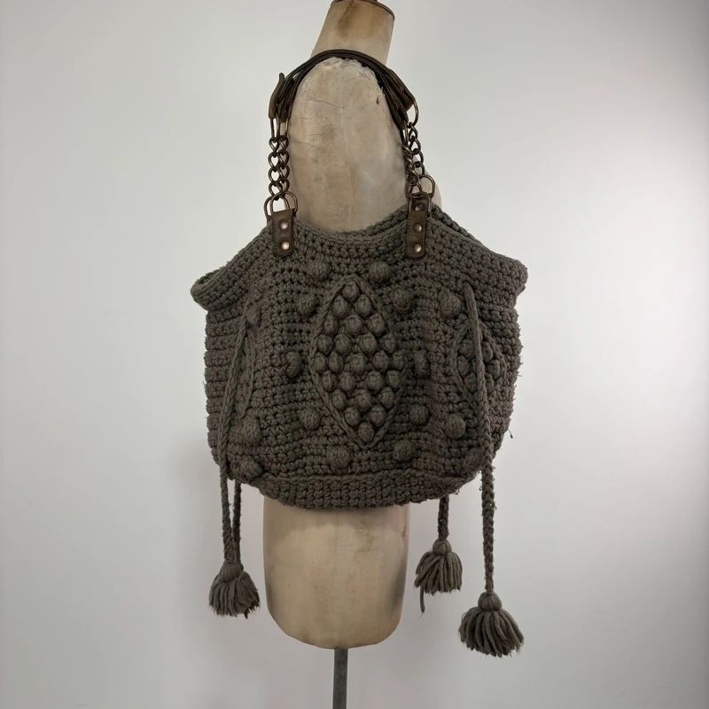 knitted slouchy shoulder bag