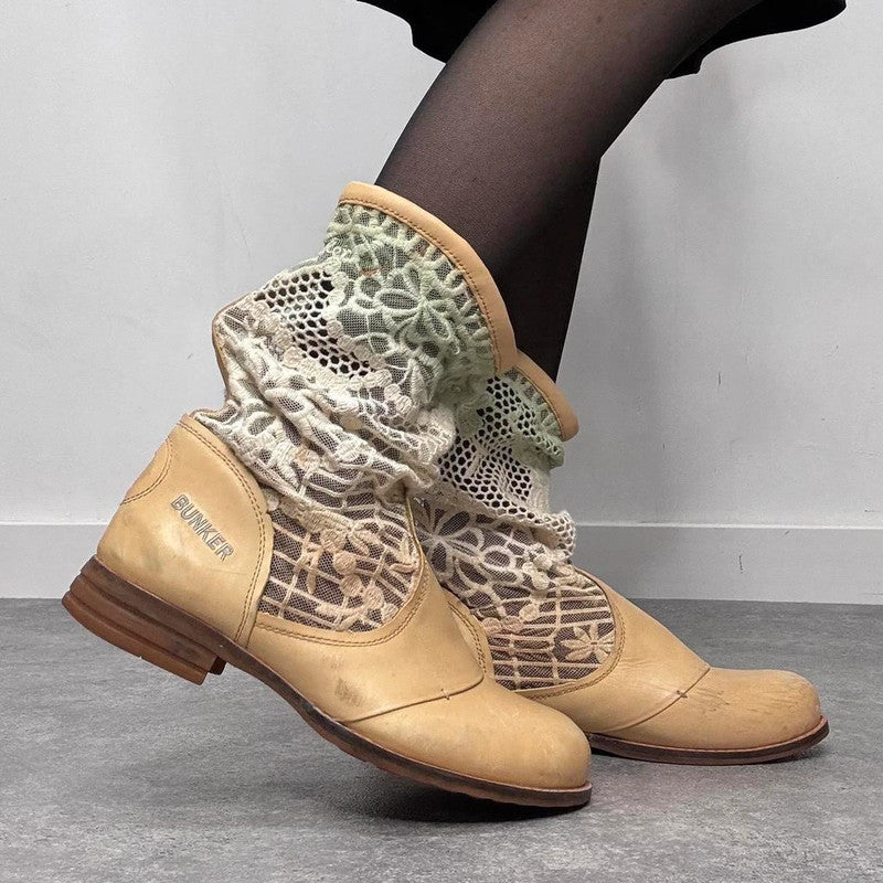 chuckly leather lace boots