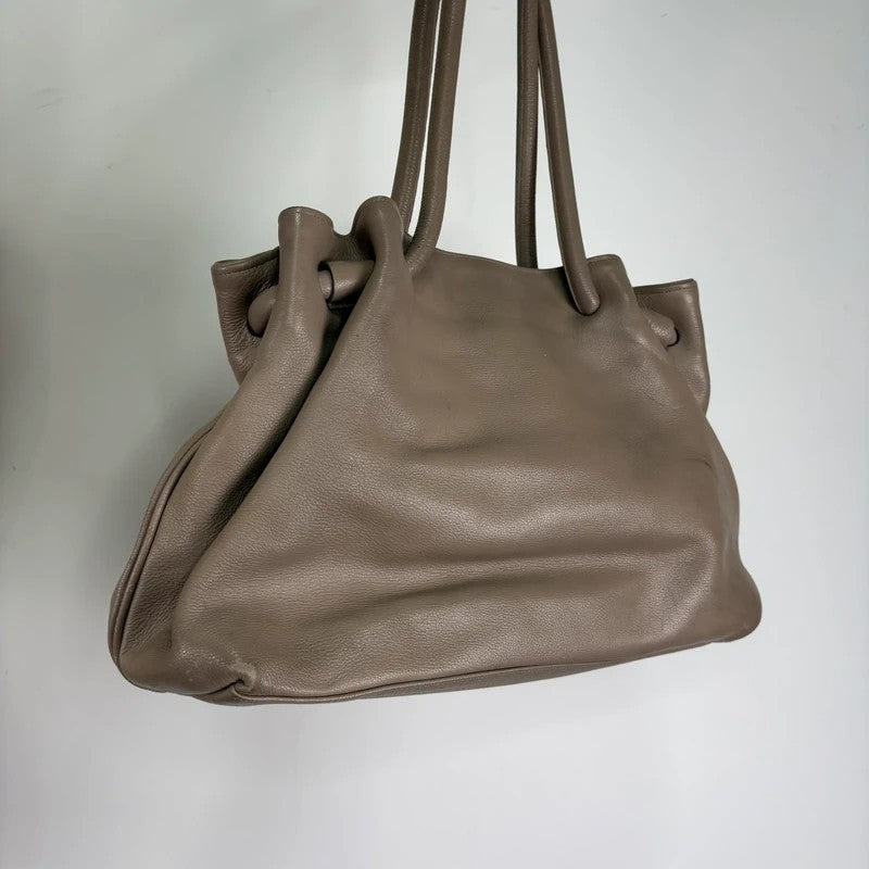 Beige vintage leather chunky handbag