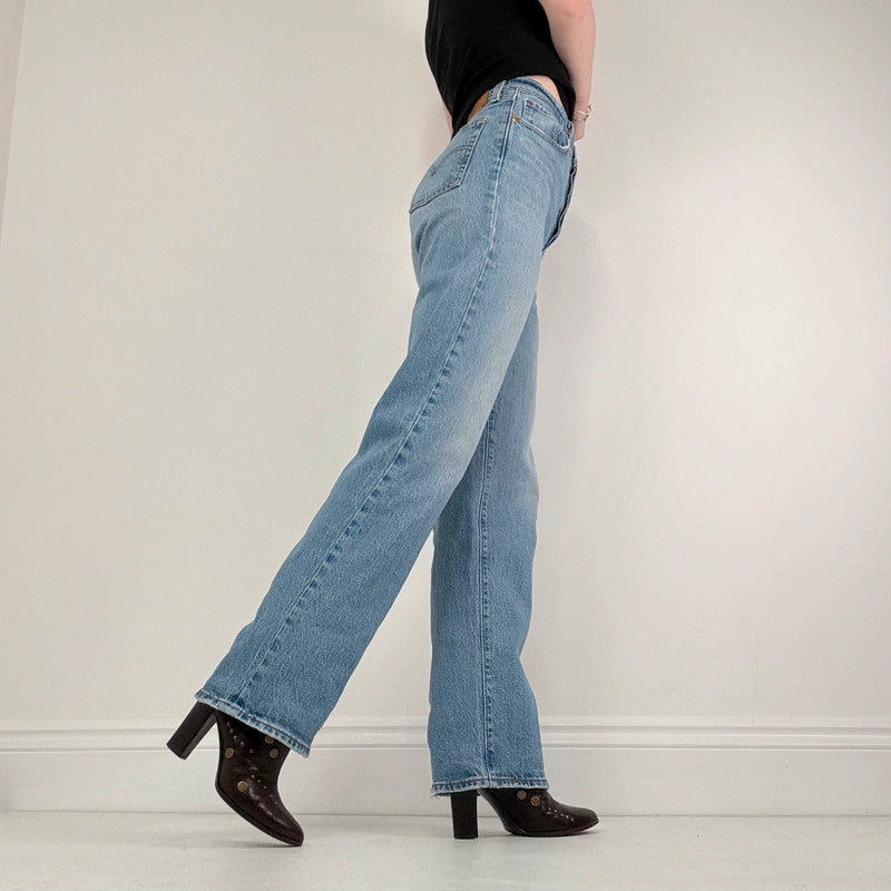 distressed wash stright leg levi's ribcage jeans