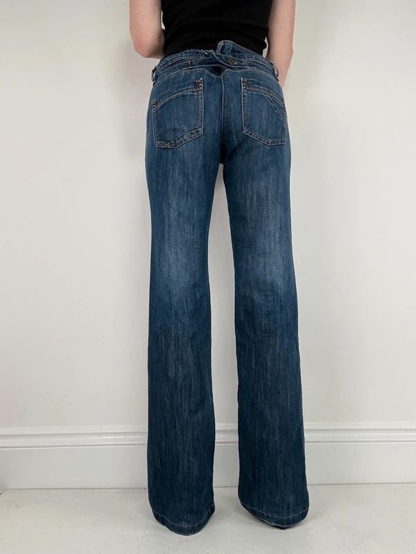 Low rise distressed buckle back Jeans